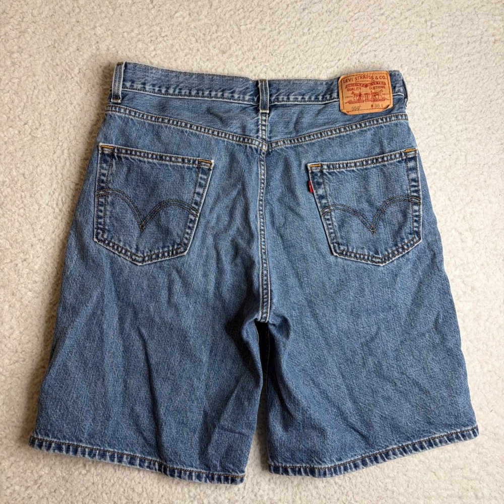 Levis 550 Relaxed Fit Denim Shorts Mens 36 Medium Wash Blue Cotton Y2K Vintage